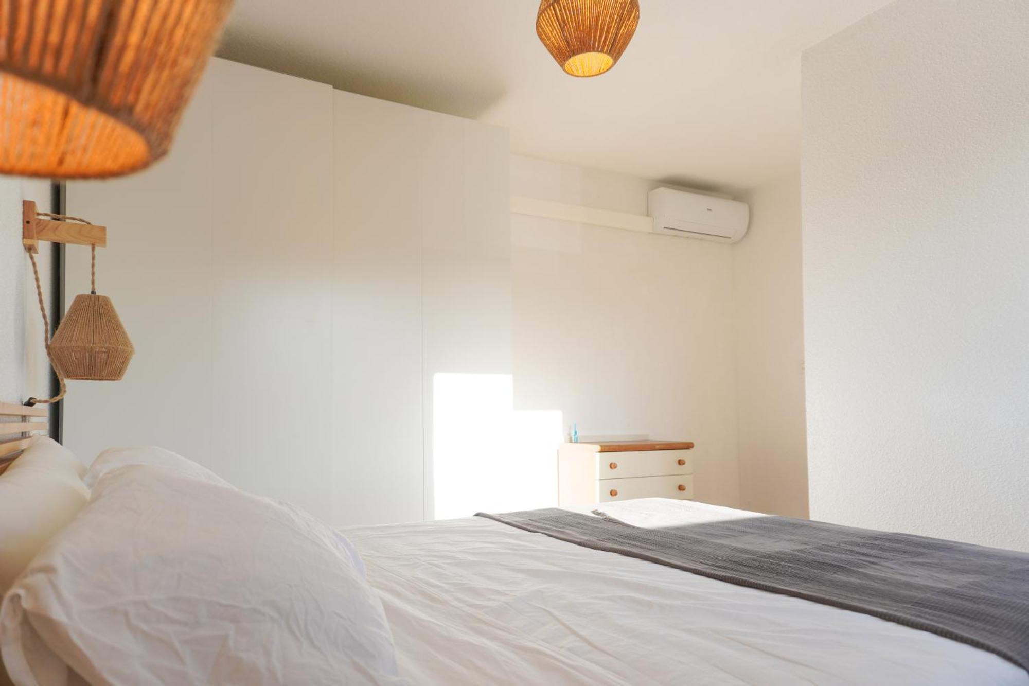 Apartamento Con Piscina En Villajoyosa By Bebalmy Bagian luar foto